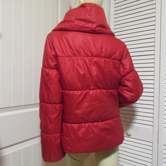 H&M Womens Red Puffer Jacket Coat size 10 Medium Oversized Quilted Snap Closure - Picture 6 of 8